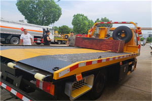 安多附近拖车电话号码服务